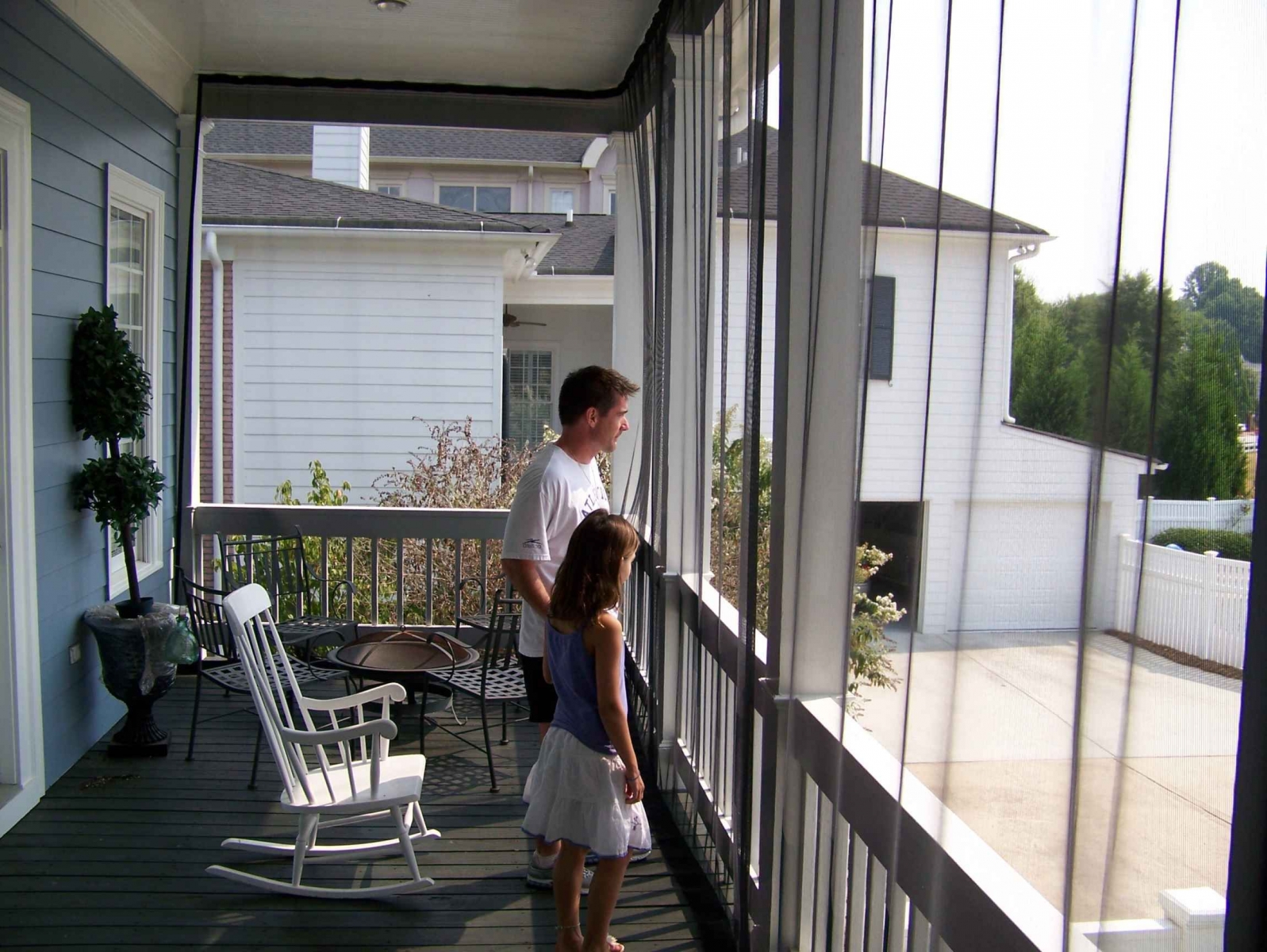 11 ý tưởng lưới chống muỗi cải thiện thiết kế hiên nhà và ban công